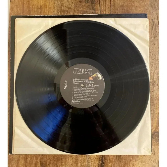 Nilsson "A Little Touch Of Schmilsson" LP 1973 RCA AYL1-3761 USA Near Mint - Picture 6 of 6
